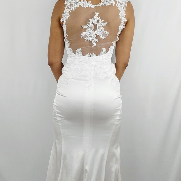 Wedding Dress - Picture 6 of 12